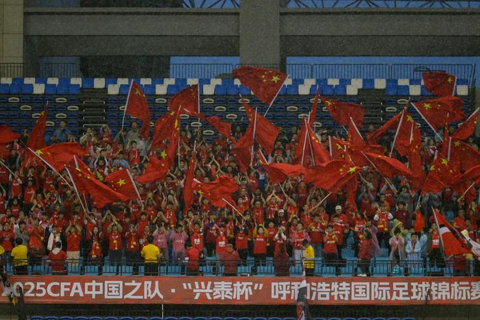 天博APP精彩纷呈的欧国联赛，球迷热情加油呐喊